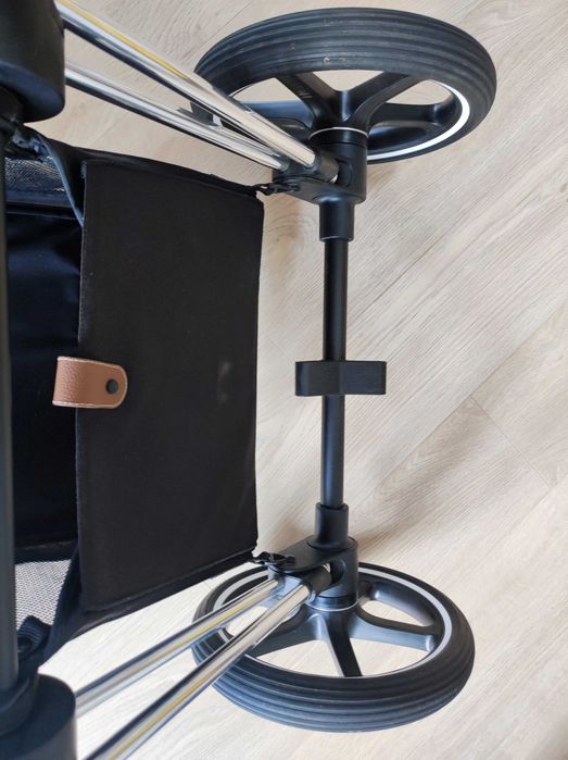 Cybex Priam 2.0, Manhattan Grey, Stelaż chrom, spacerówka, gondola