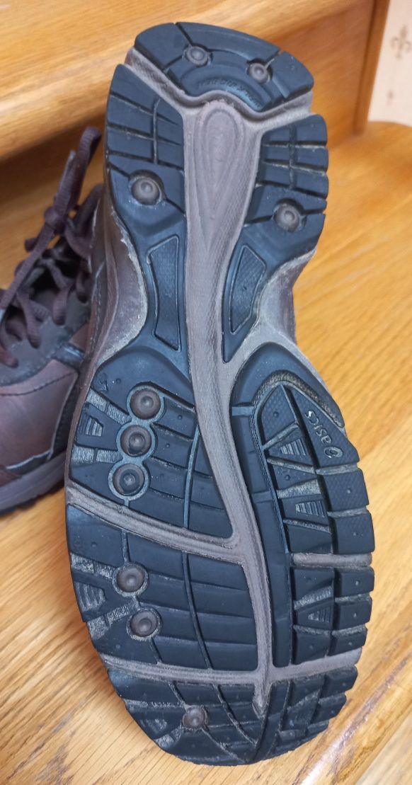 Buty sportowe skórzane brąz Asics Gel Nebraska Eu 41,5