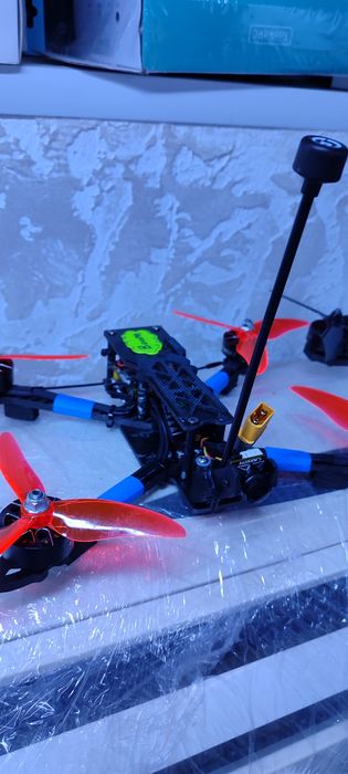 5" FPV дрон 5" в отличном состоянии новый готовый к полёту
