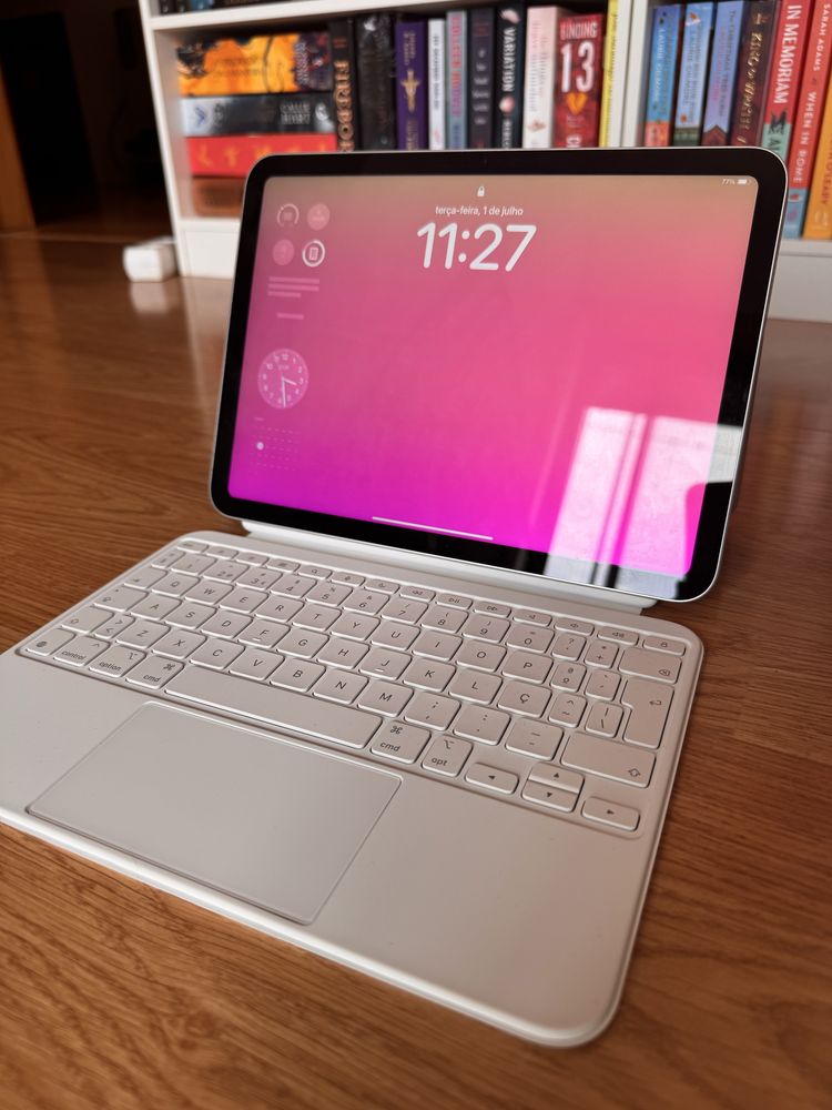 Apple iPad 10.9’ (10° Geraçao) - 64GB com teclado