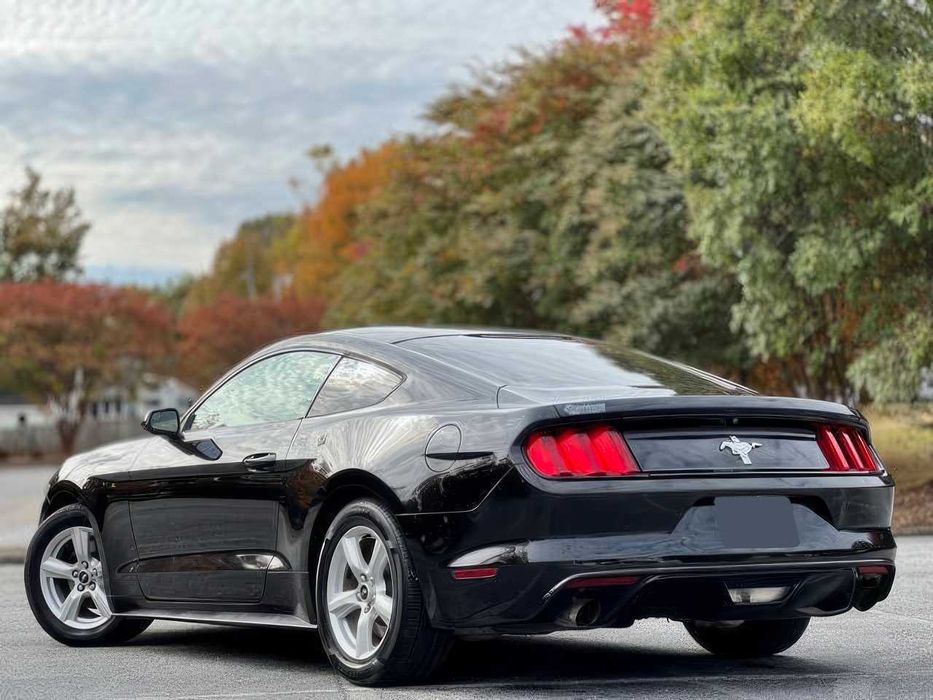 Ford Mustang V6      2017