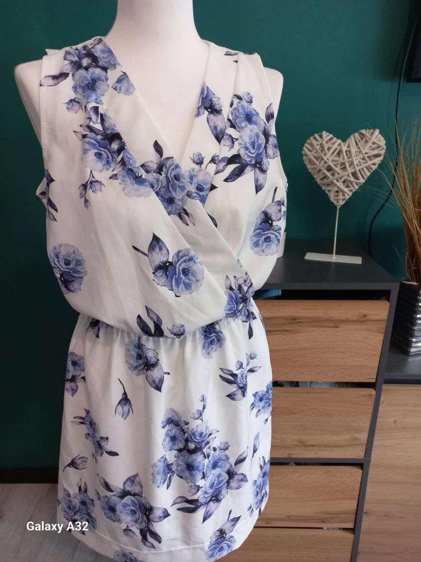Elegancka sukienka okazyjna chrzciny komunię. L