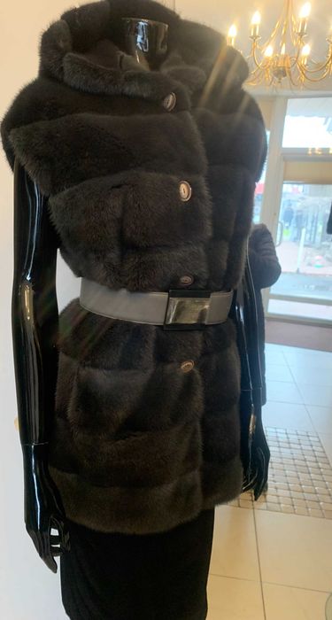 Продам норковый жилет с капюшоном   ИТАЛИЯ Blekglama