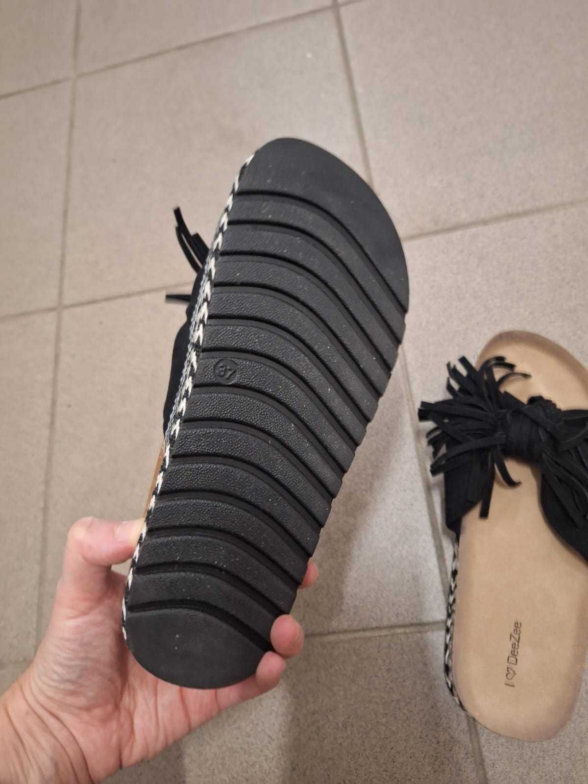 Klapki na platformie DeeZee 37