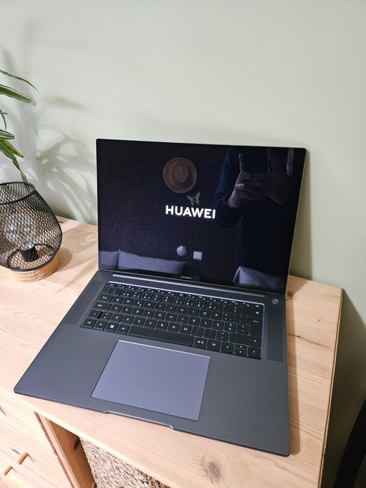 Huawei Matebook 16