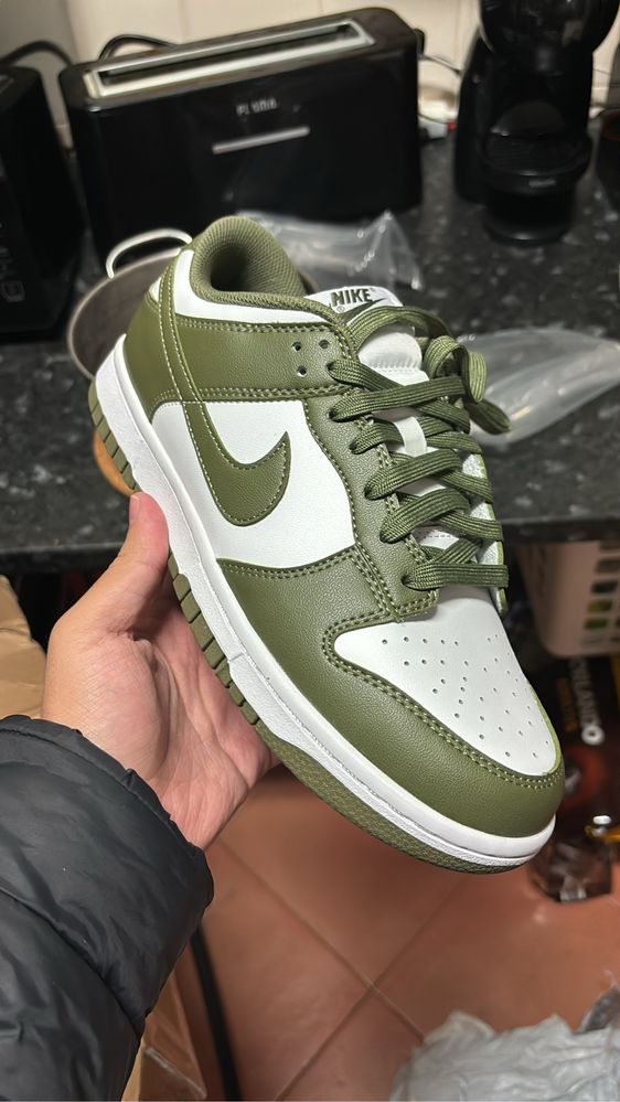 Nike Dunk Olive.