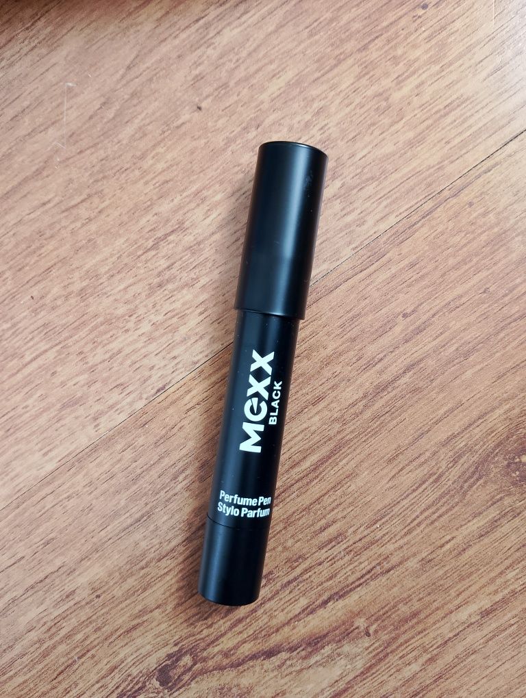 perfumy w penie dla kobiet Mexx Black. 

Charakterystyka zapachu:

Mex