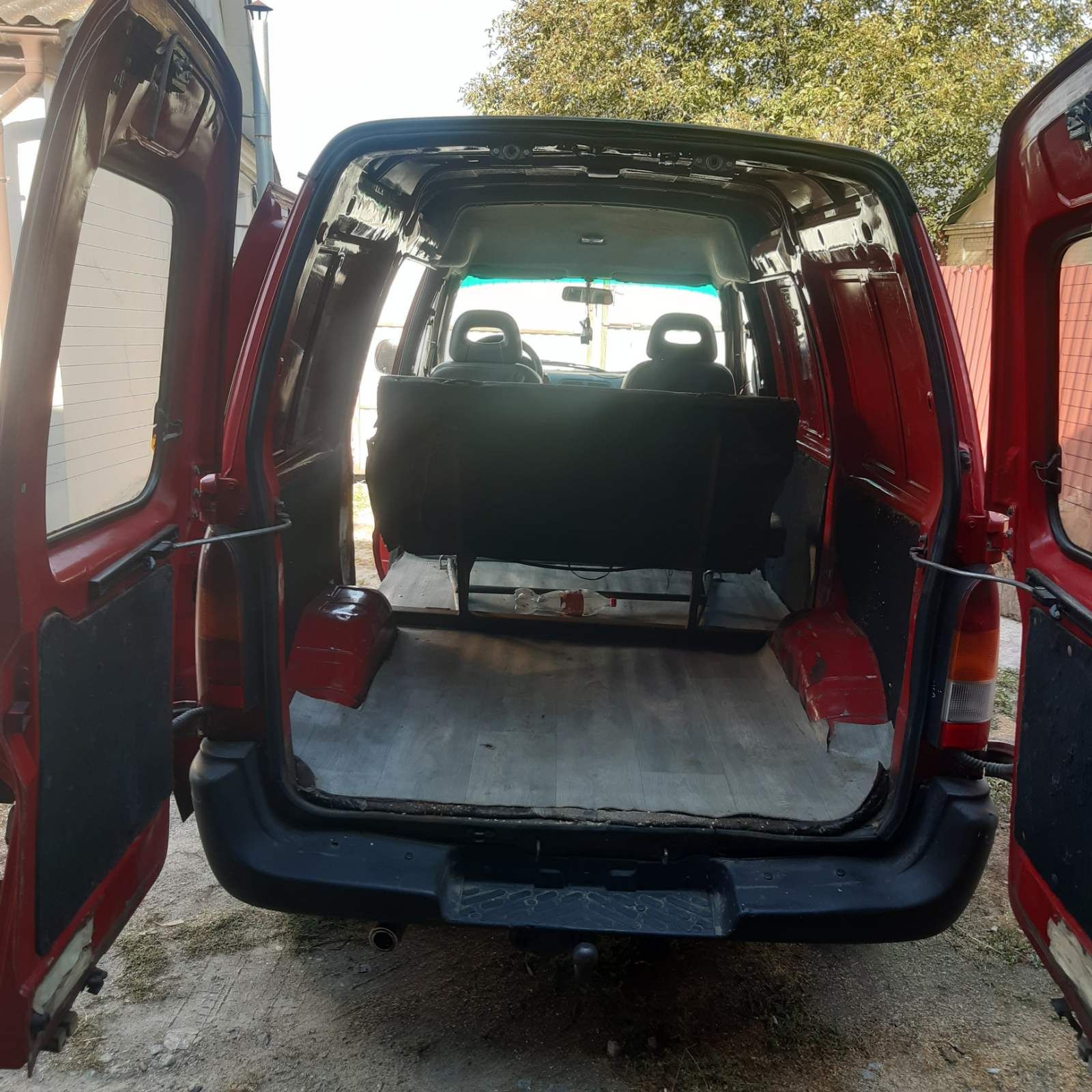 Продаю автомобіль Nissan Vanette