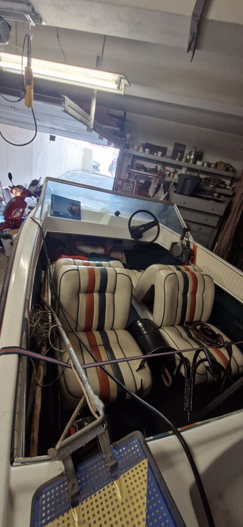 Barco Argus com motor 45 cv