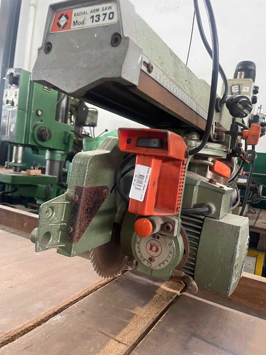 Serra Radial DEWALT