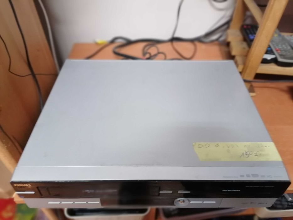 Magnetowid /Nagrywarka VHS Philips DVDR3510V hi-fi stereo