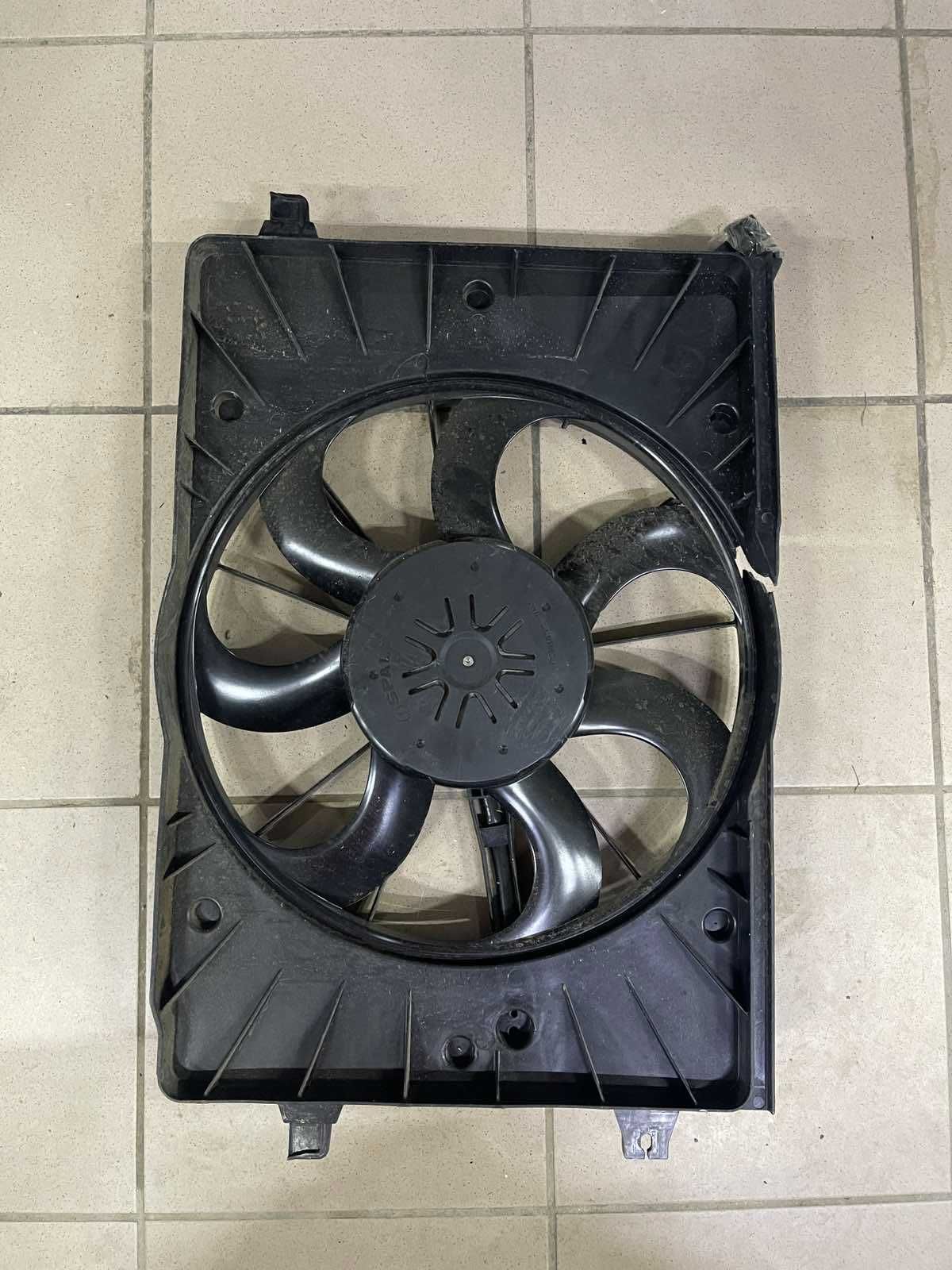 Диффузор радиатора охлаждения с вентилятором Chevrolet Bolt 42465910