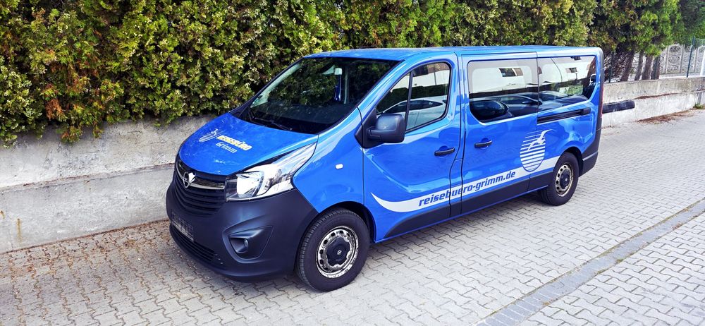 Opel Vivaro 1.6cdti 2016r. Long. 9 osób.