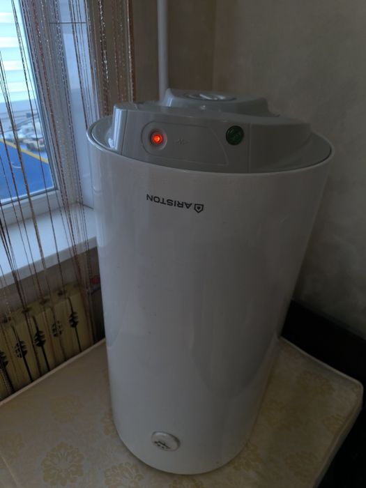 Продам бойлер АРІСТОН 80л