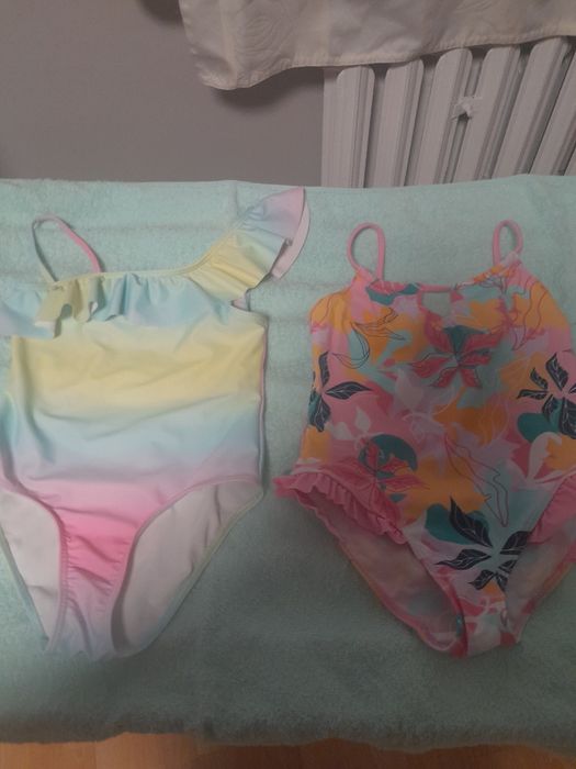 Srtój kąpielowy dla dziewczynki 2 szt.r.122-128 cm.