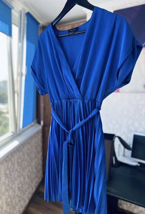 Жіноча елегантна сукня