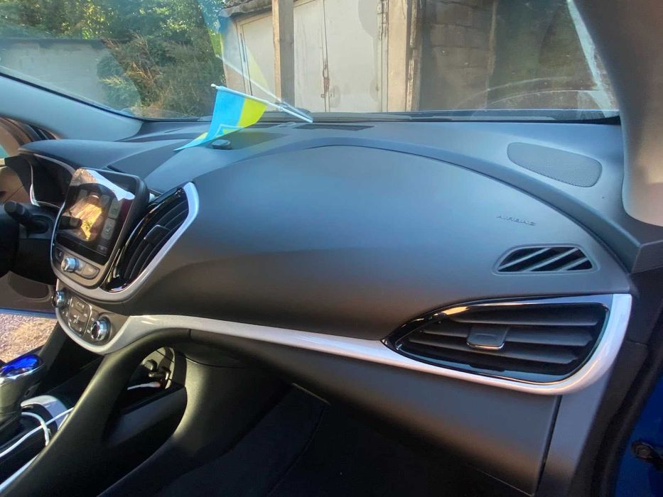 Продам Chevrolet Volt 2017
