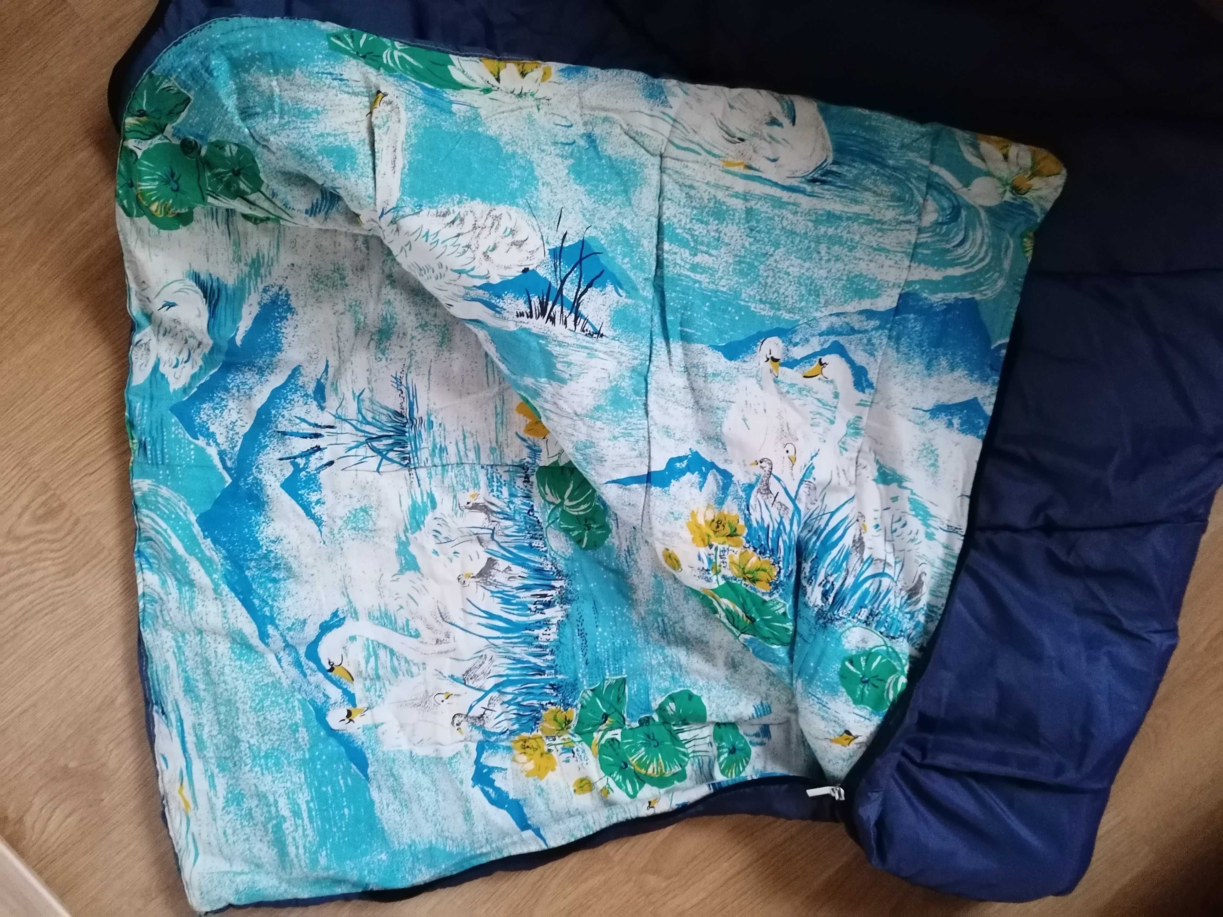 Śpiwór z czasów PRL - wym ok 146 cm x 186 cm