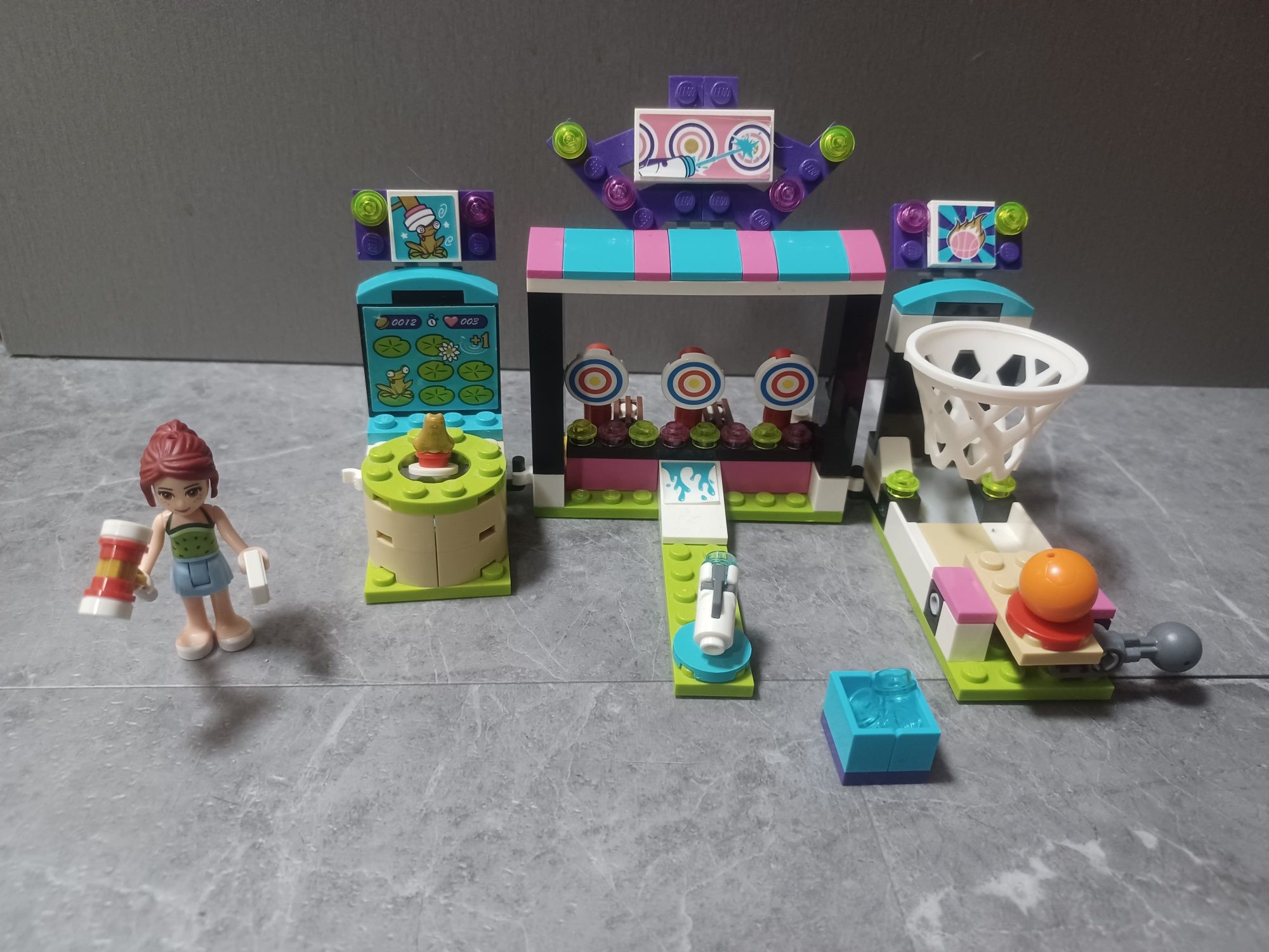 Lego friends 41127 automaty w parku rozrywki