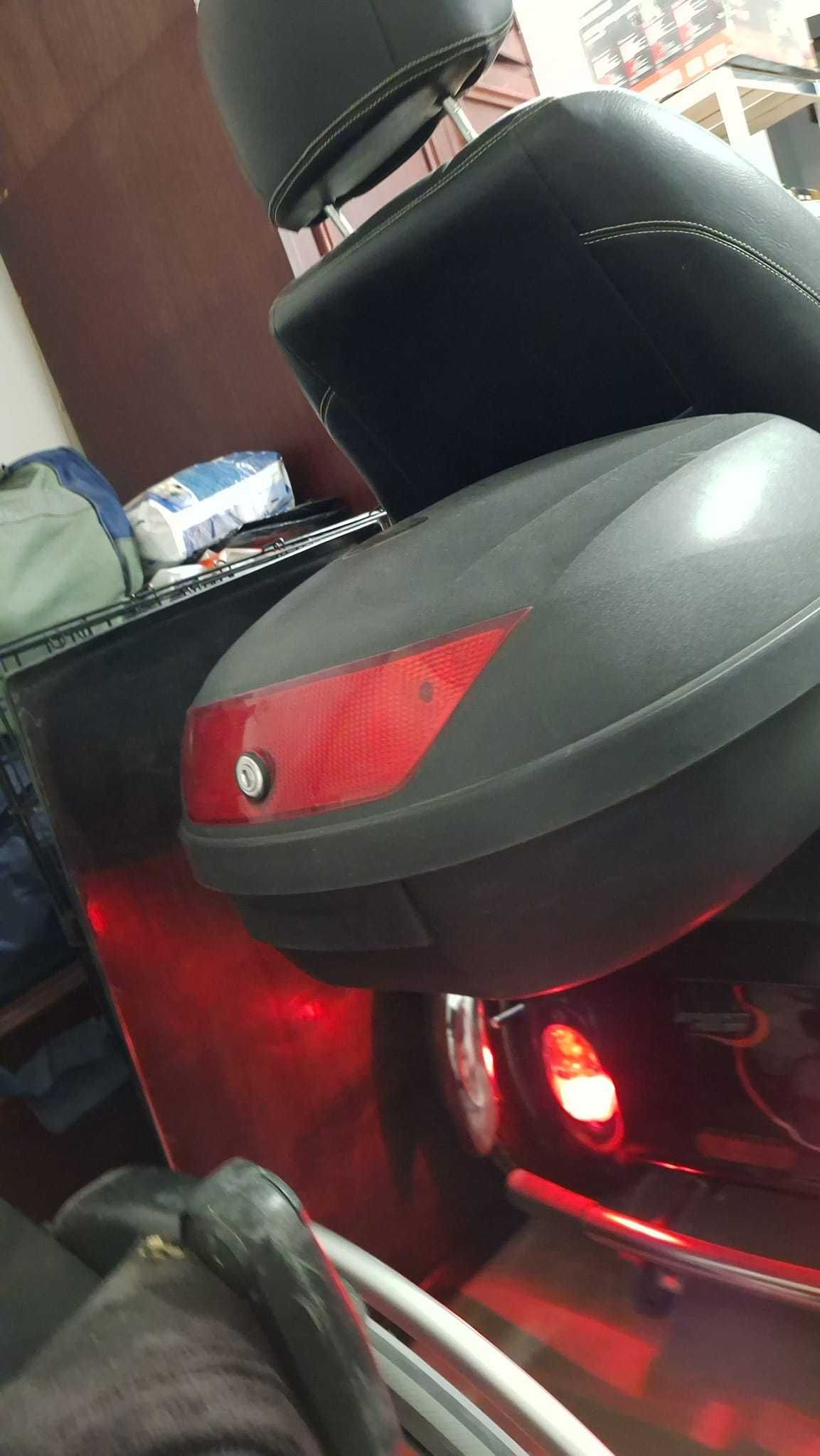 Wózek elektryczny "Drive" dla osoby niepełnosprawnej/osoby starszej