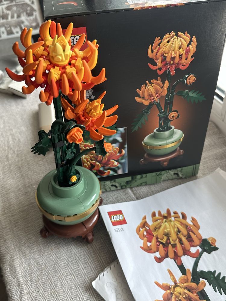 Продам лего хризантеми. Lego botanicals.