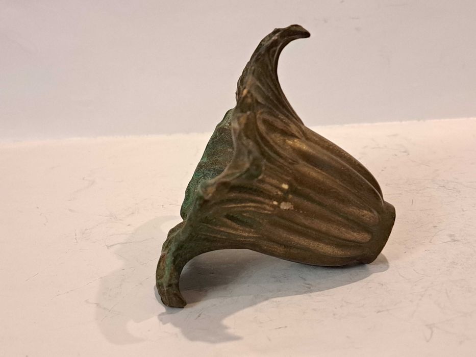 Розетка бронзовая, деталь от светильника - латунь.