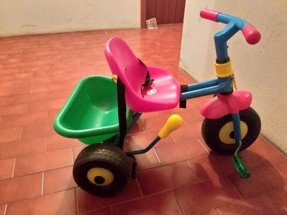 Triciclo usado em bom estado