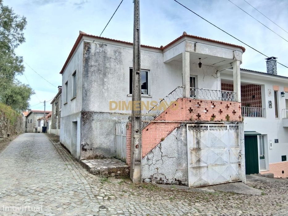 Espaço Comercial/Serviços 1 andar e R/C (garagem) com área de 60m2 ...