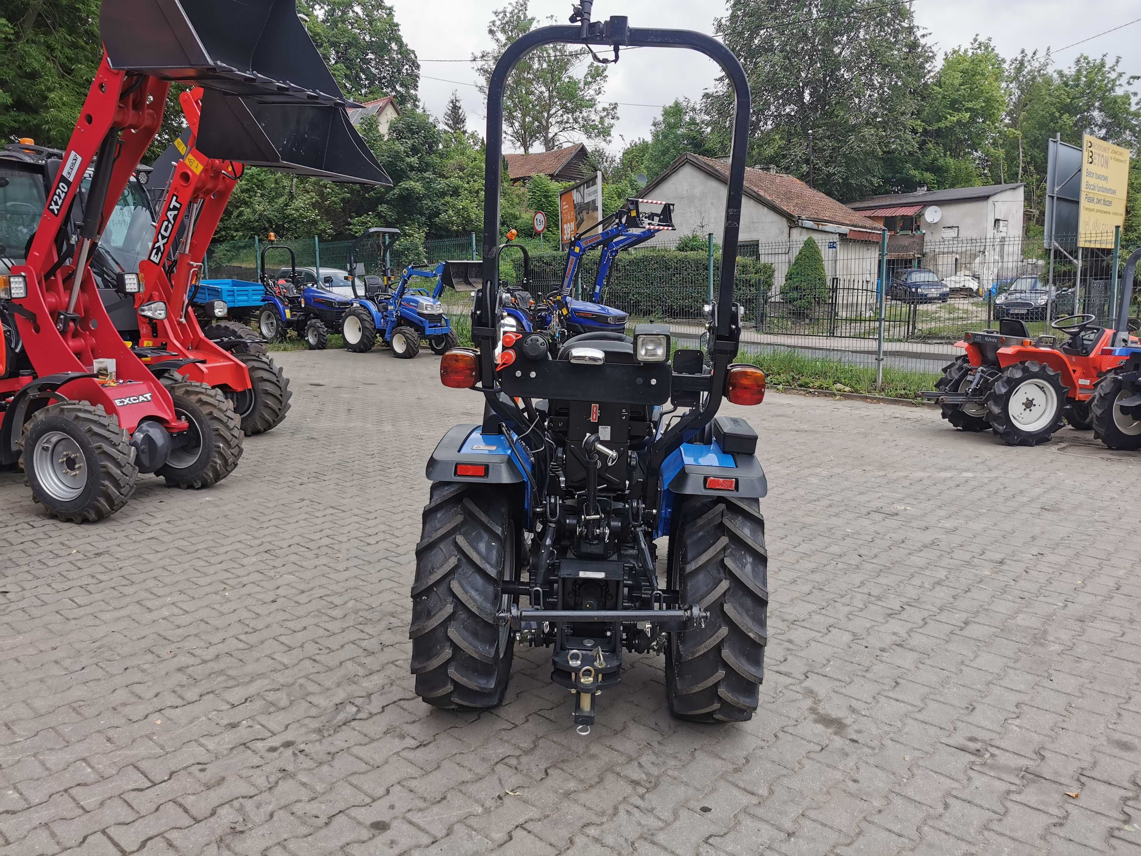 SOLIS 26 4WD z dźwigniami na bokach NOWY