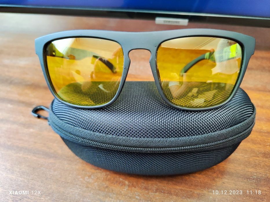 Поляризаційні окуляри