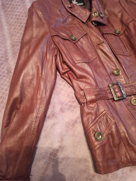 Жіночий шкіряний піджак