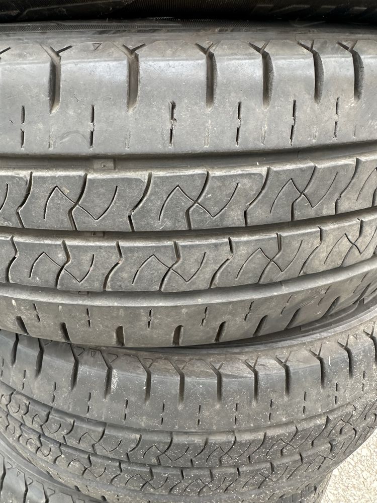 Oponu Kumho 215/60r/17c.