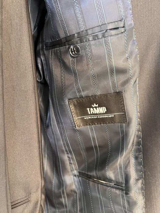 Класичний чоловічий костюм