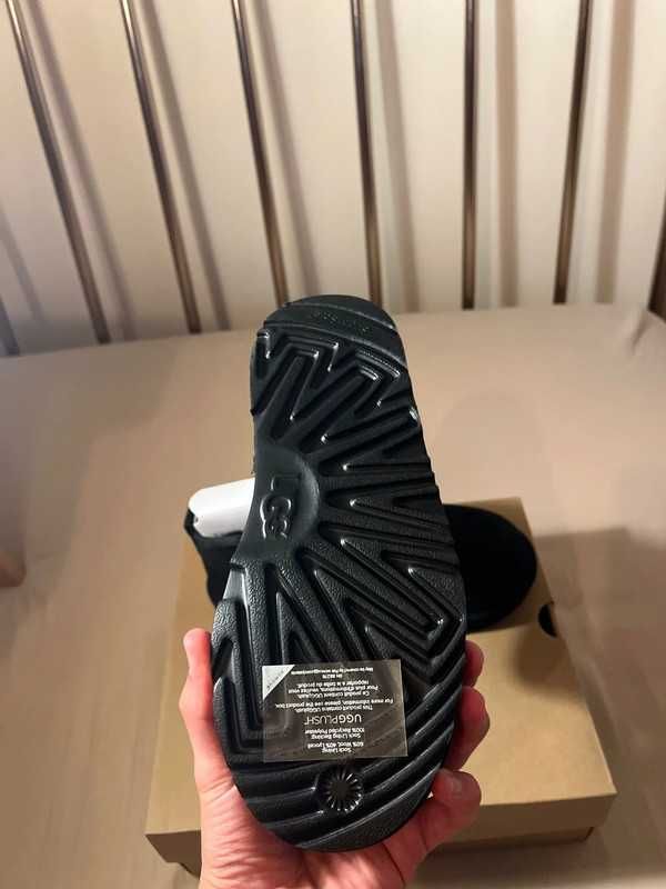 UGG Classic ultra mini boot black R.39
