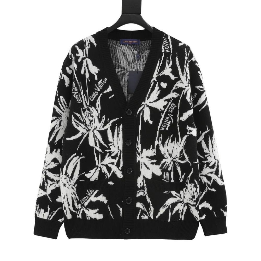 Nowy modny sweter