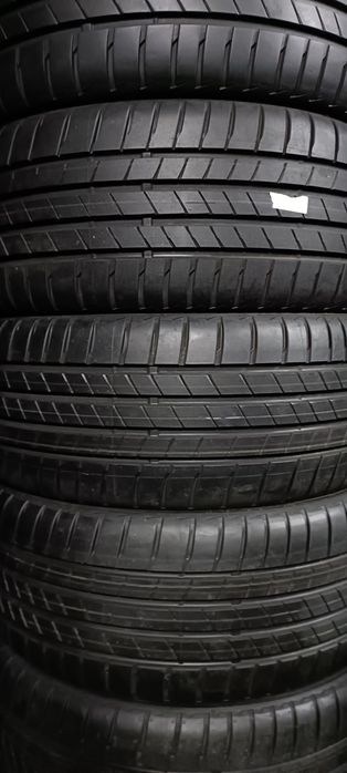 Pneus  215/40/18