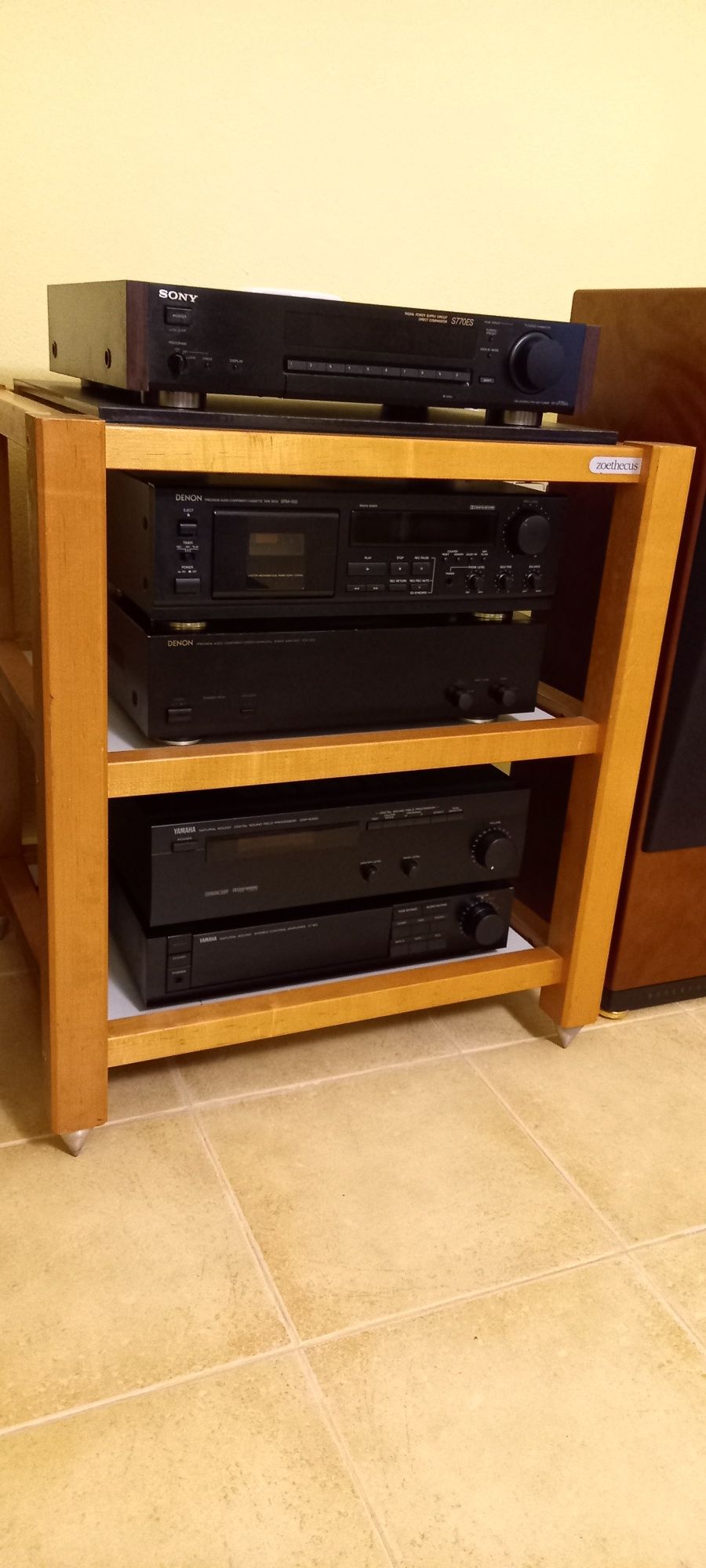 Zoethecus móvel HI-FI