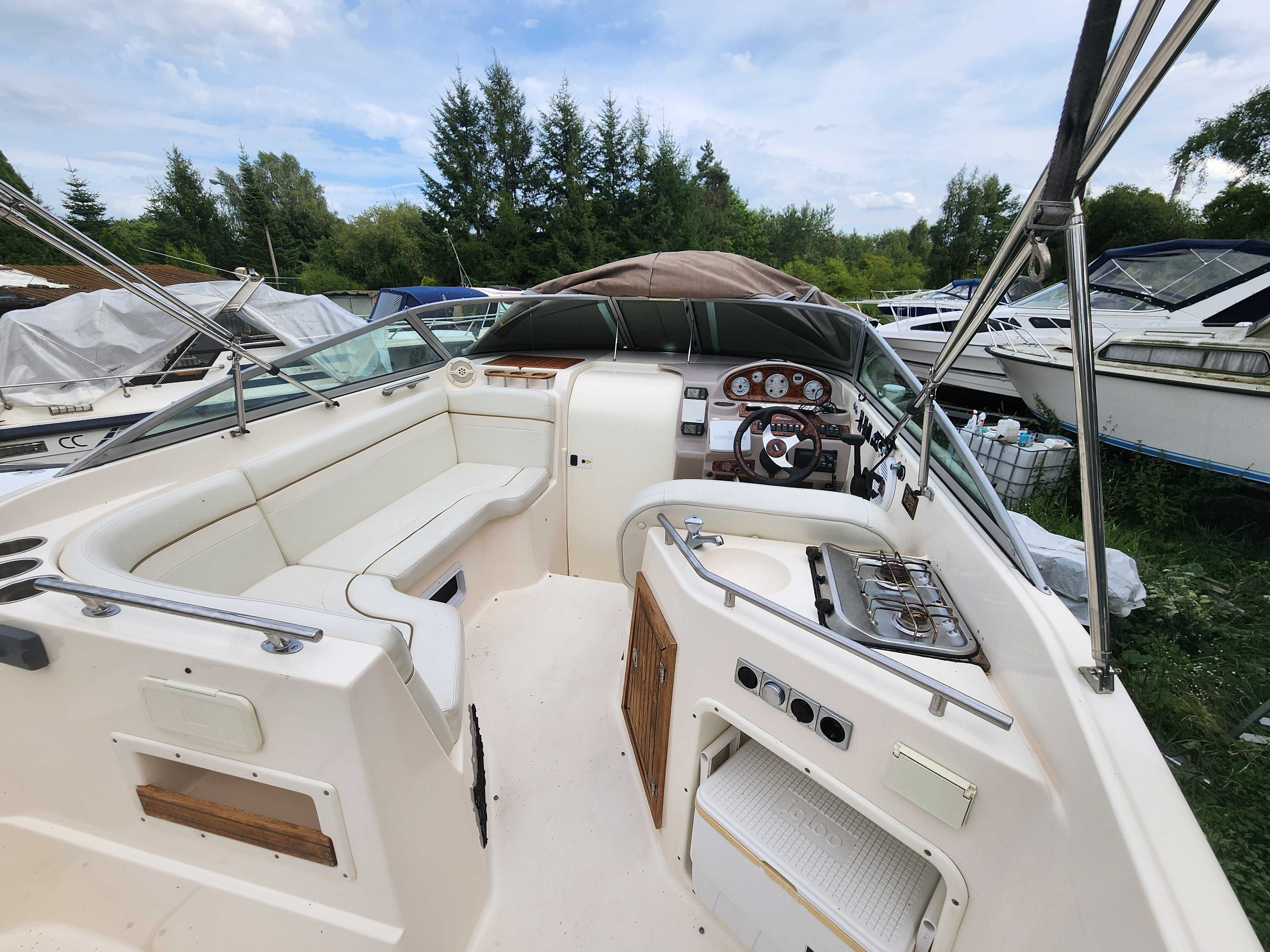 Rinker Fiesta Viee 270 Volvo Penta 5.7 320km