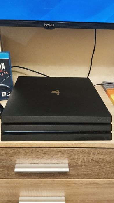 Приставка SONY PS 4 PRO 1 TB CUH7116B