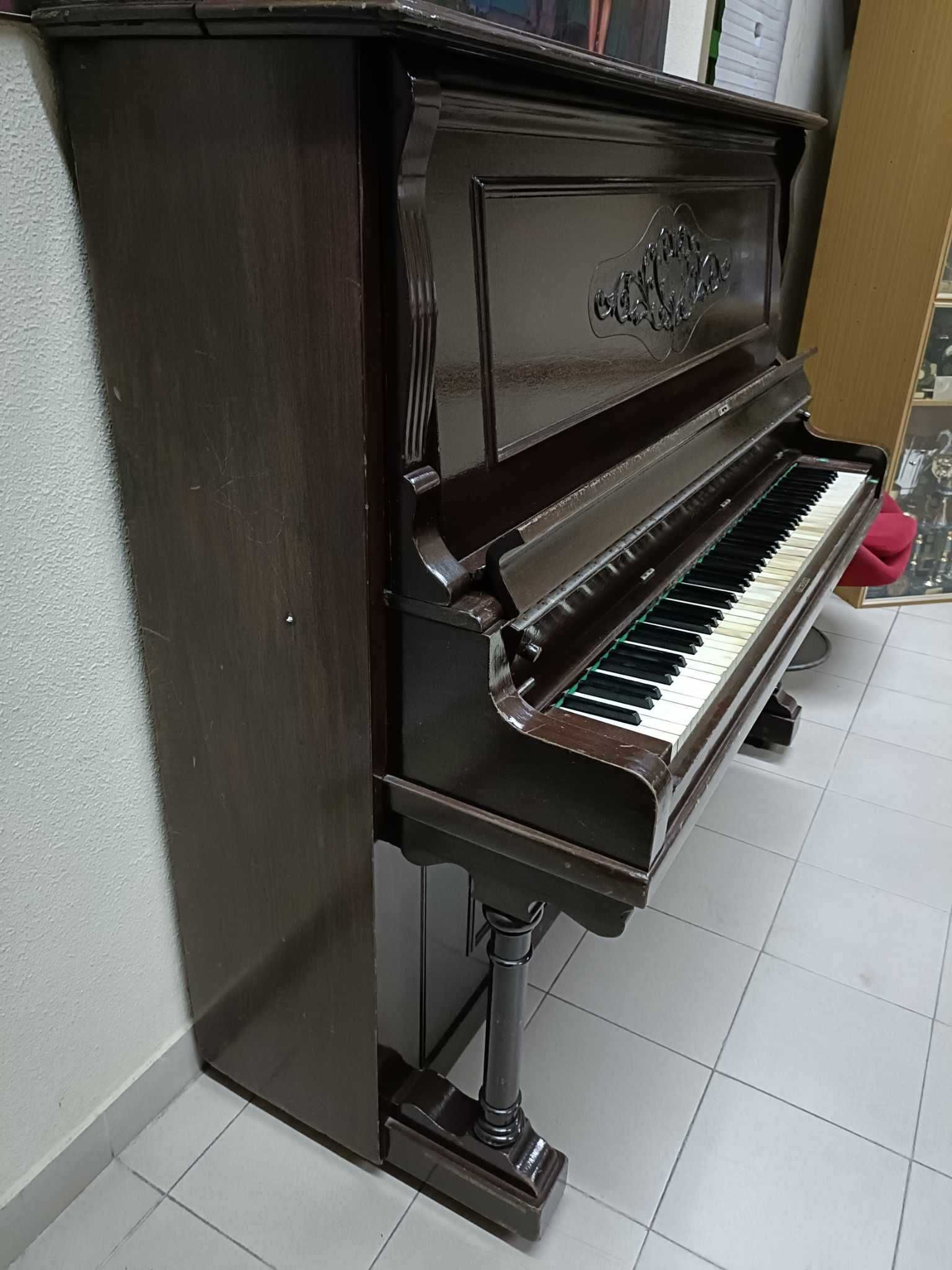 2 Pianos em muito Bom Estado