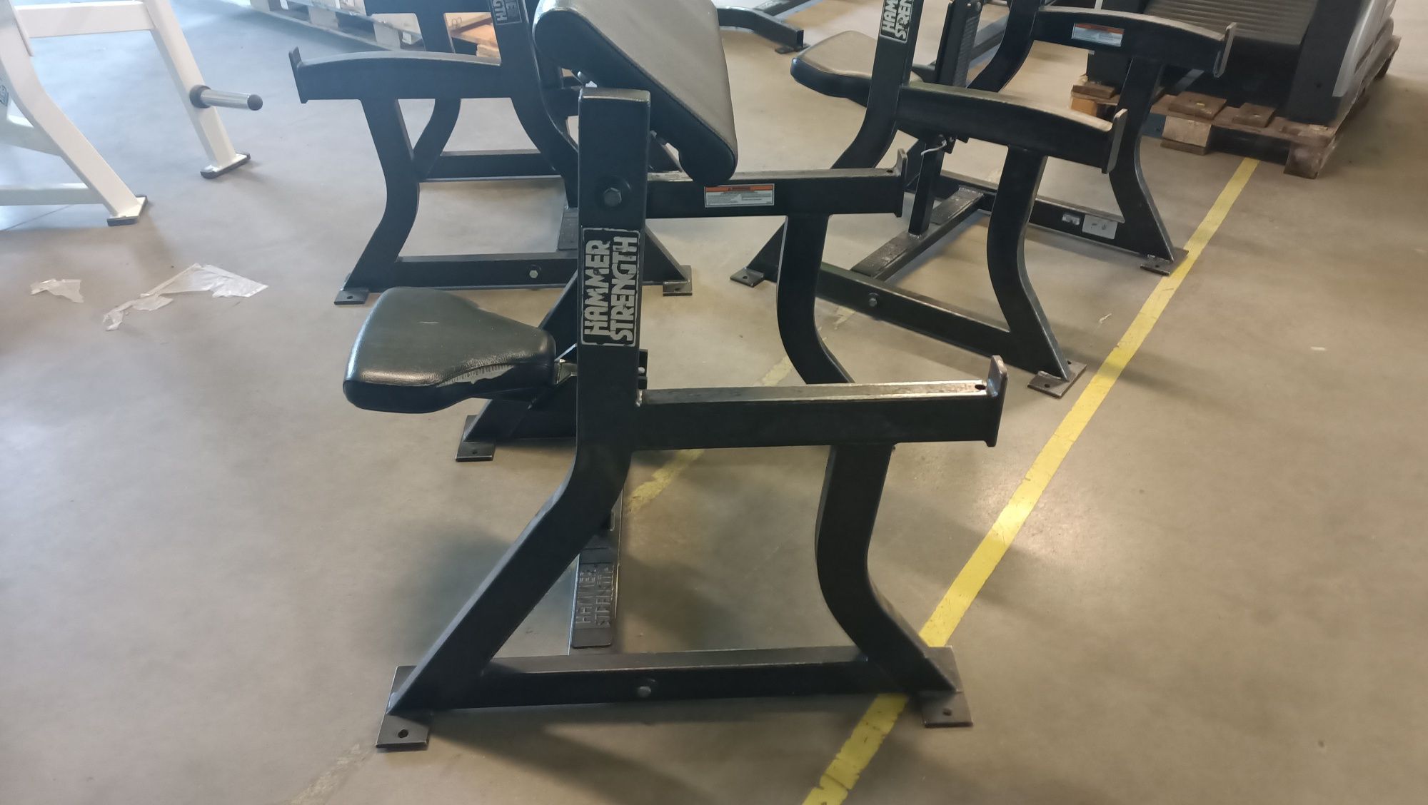 Modlitewnik hammer strength arm curl ławka Scott-a biceps hamer