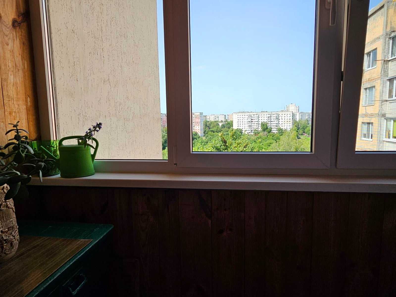 Продається велика 4-кімнатна квартира на Маликова