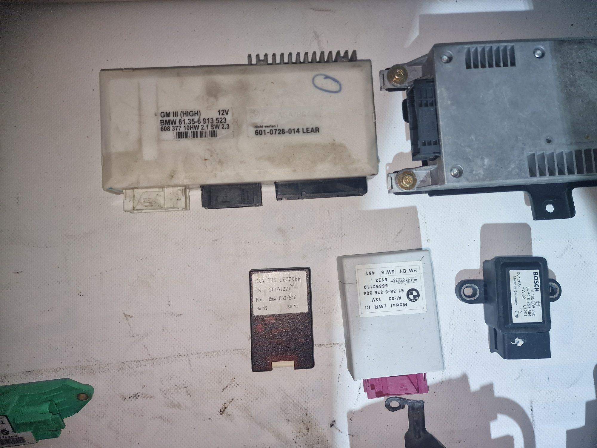 Moduły przekaźniki sterowniki bmw e39 Pdc airbag lwr gm rdc bosch