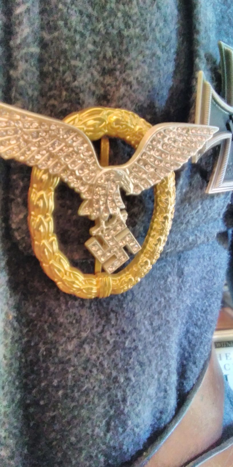 Militaria , Casaco , chapéu, condecorações da Luftwaffe.