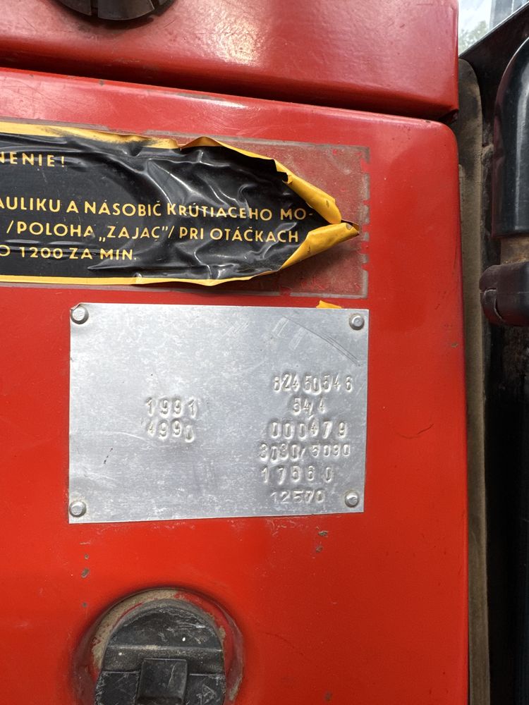 Traktor Zetor 8245