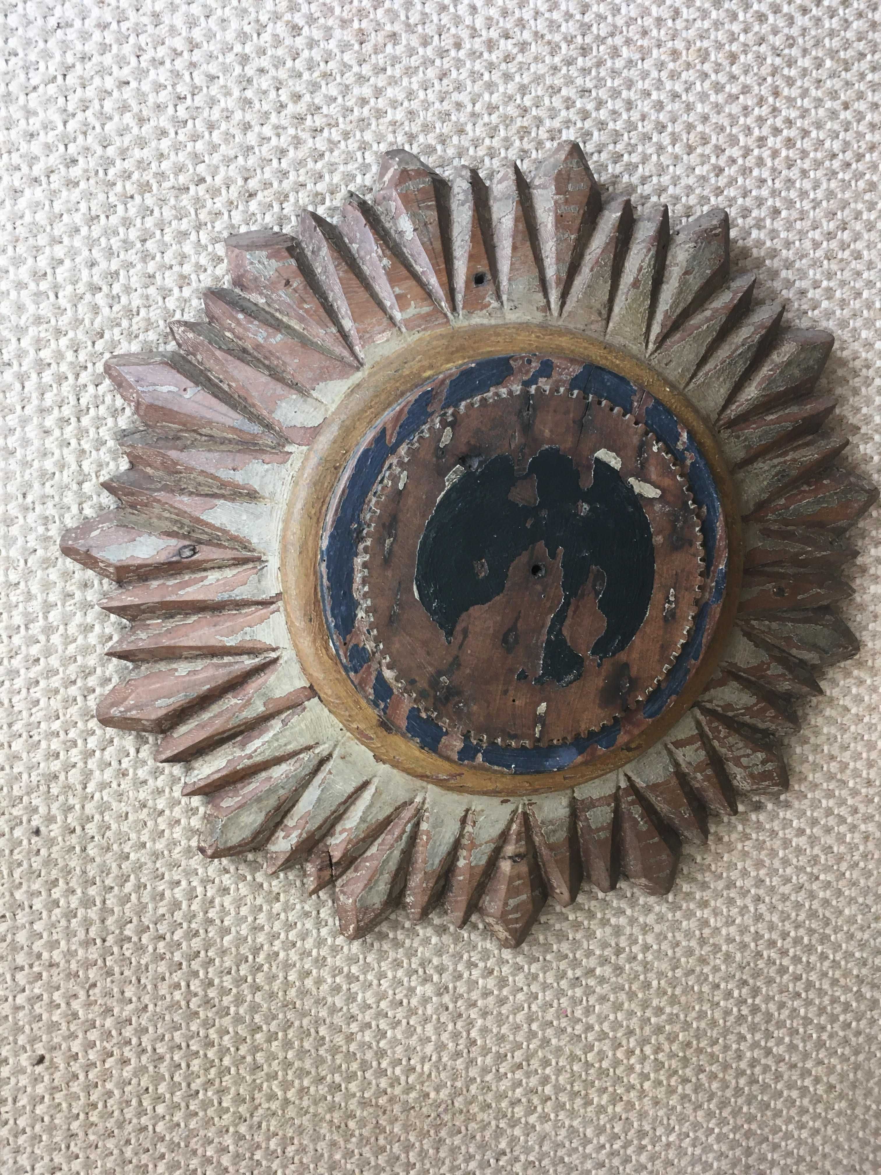 Talha de madeira  Sec. XIX,em forma de sol e pote em cobre