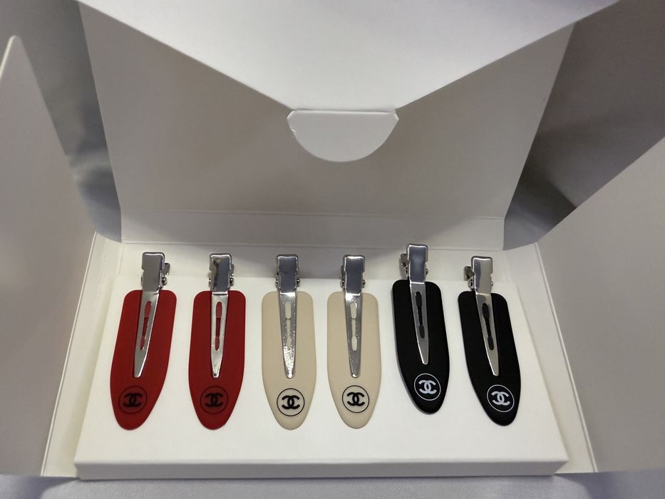 Набір заколок chanel