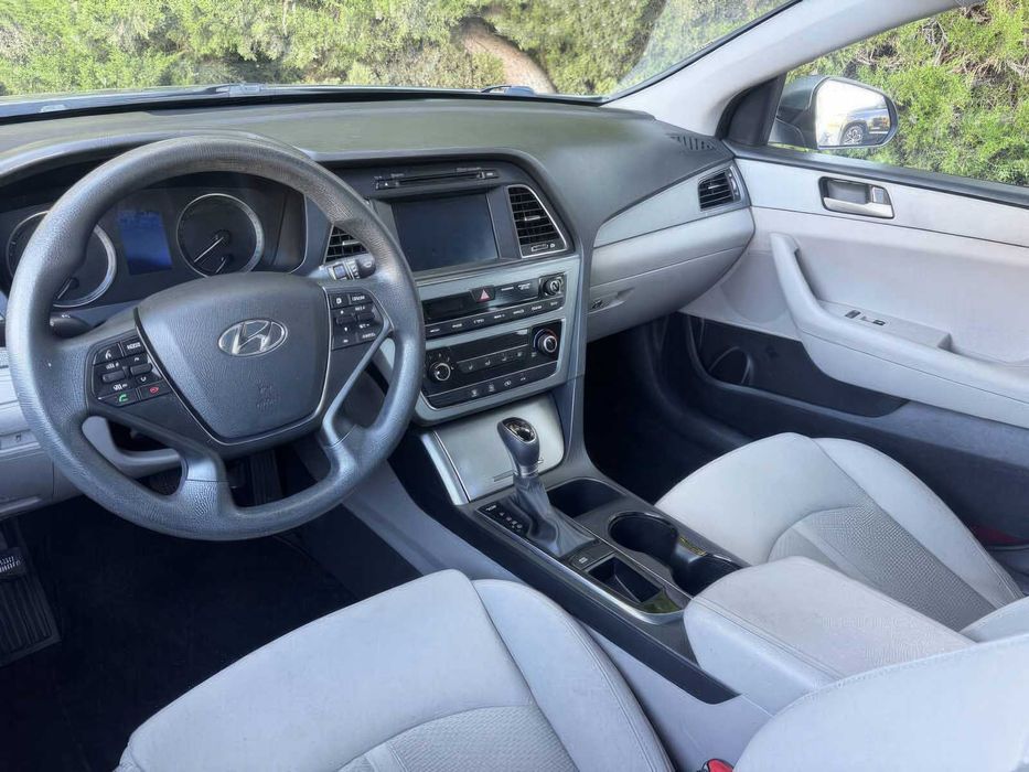 Hyundai Sonata SE      2017