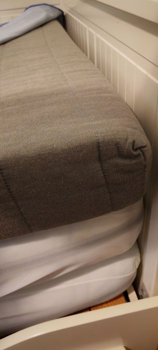 Cama IKEA Hemnes + 2 colchões espuma