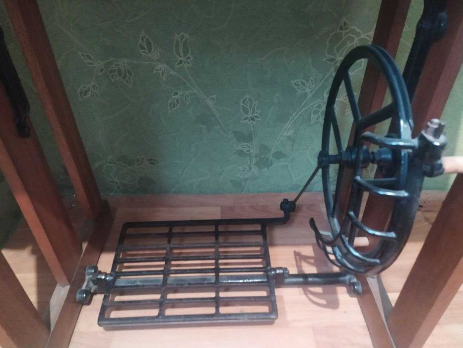 Іноземна швейна машинка Lucznik Польська